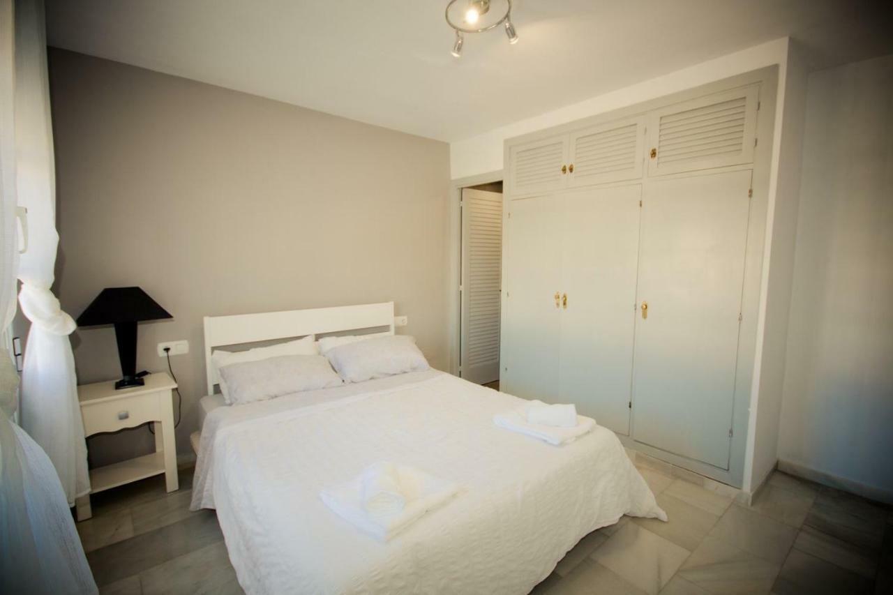 Puerto De La Duquesa Beach Apartment Castillo de Sabinillas Dış mekan fotoğraf