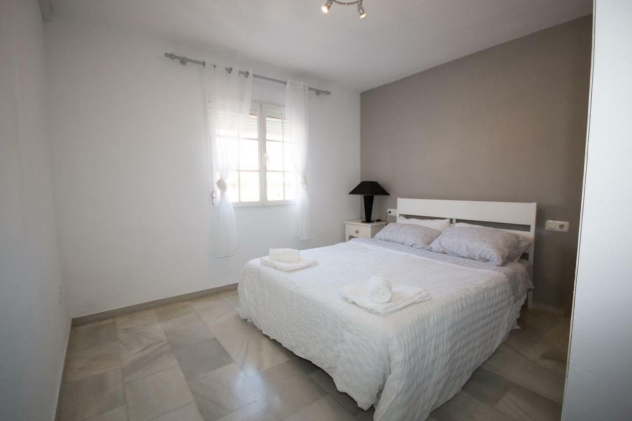 Puerto De La Duquesa Beach Apartment Castillo de Sabinillas Dış mekan fotoğraf