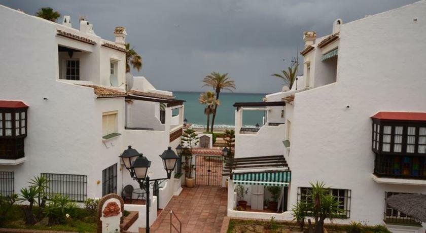 Puerto De La Duquesa Beach Apartment Castillo de Sabinillas Dış mekan fotoğraf