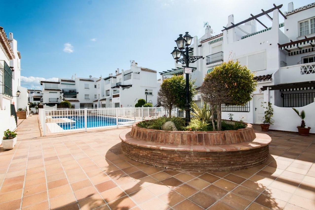 Puerto De La Duquesa Beach Apartment Castillo de Sabinillas Dış mekan fotoğraf